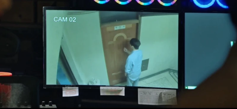 溫河俊《模範計程車2》以監視器畫面中的背影,與其他成員合體 溫河俊《模範計程車2》以監視器畫面中的背影,與其他成員合體