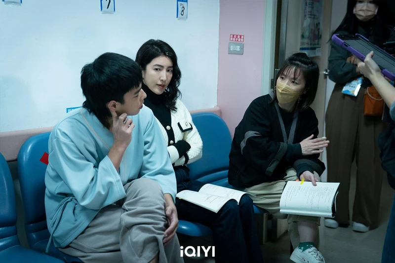 楊謹華分享拍片過程因為與導演的笑點接近，所以兩人在現場時常笑到不行