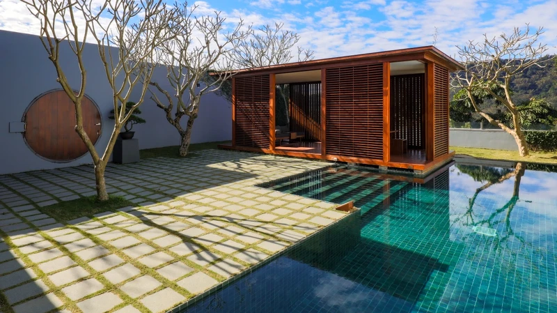 「庭園別墅」享有私人游泳池 「庭園別墅」享有私人游泳池