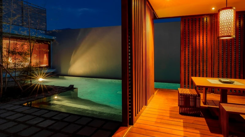 入夜後的私人泳池 入夜後的私人泳池