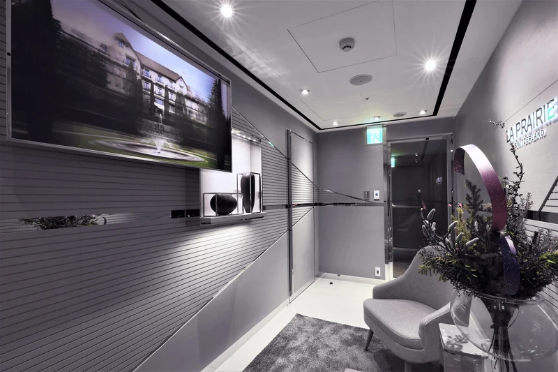 LA PRAIRIE萊珀妮全球形象概念護膚中心的獨立諮詢室,讓顧客體驗最奢華舒適的享受。 LA PRAIRIE萊珀妮全球形象概念護膚中心的獨立諮詢室,讓顧客體驗最奢華舒適的享受。