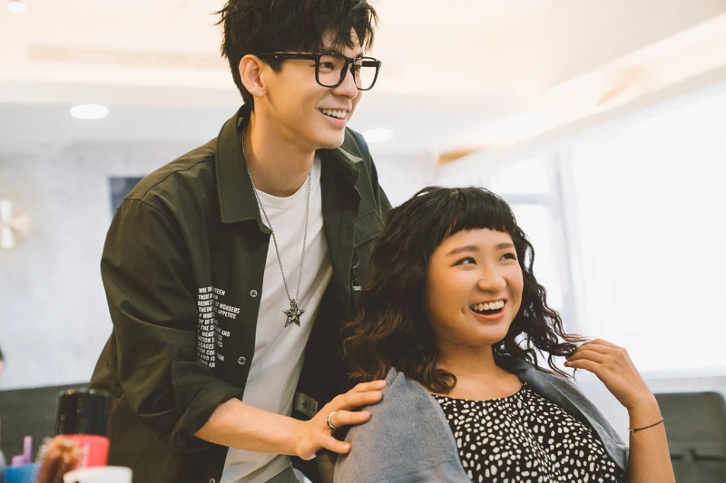 《本日公休》林柏宏特別演出,飾演方志友的髮型師同事 《本日公休》林柏宏特別演出,飾演方志友的髮型師同事