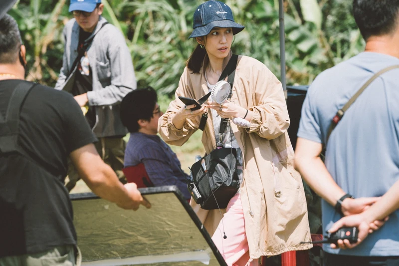 《本日公休》二女兒陳庭妮飾演北漂打拼的藝人造型師阿欣,演造型師超上手 《本日公休》二女兒陳庭妮飾演北漂打拼的藝人造型師阿欣,演造型師超上手