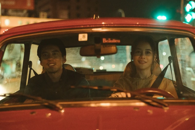 電影《本日公休》劇照02 傅孟柏與理髮阿姨小女兒方志友離婚後,與千千展開新戀情 電影《本日公休》劇照02 傅孟柏與理髮阿姨小女兒方志友離婚後,與千千展開新戀情