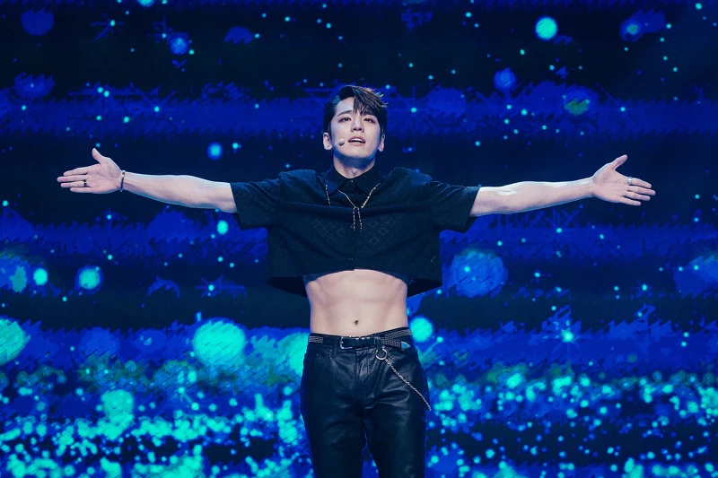 金旻奎新劇《神聖偶像》 金旻奎新劇《神聖偶像》