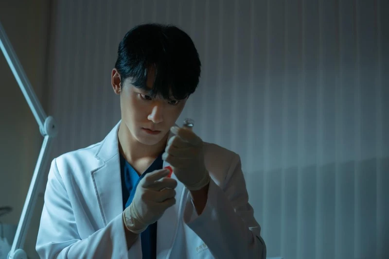 朱如炡(李到晛飾)出錢出力又完美執行文同珢的計畫 朱如炡(李到晛飾)出錢出力又完美執行文同珢的計畫