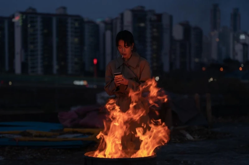 朴涎鎮(林智妍飾)將在永火燒不停的地獄裡 朴涎鎮(林智妍飾)將在永火燒不停的地獄裡