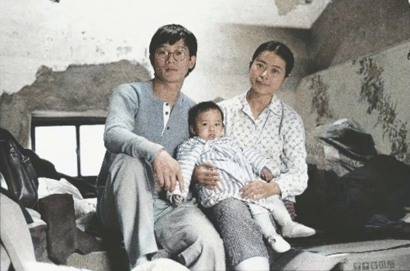 《悲情城市》吳義芳和梁朝偉的角色,最後都安排有妻兒的設定,也代表生命的延續 《悲情城市》吳義芳和梁朝偉的角色,最後都安排有妻兒的設定,也代表生命的延續