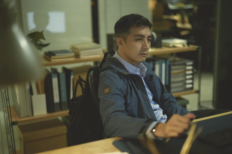 賀軍翔為《不夠善良的我們》經歷了八小時的漂染為戲白頭 賀軍翔為《不夠善良的我們》經歷了八小時的漂染為戲白頭