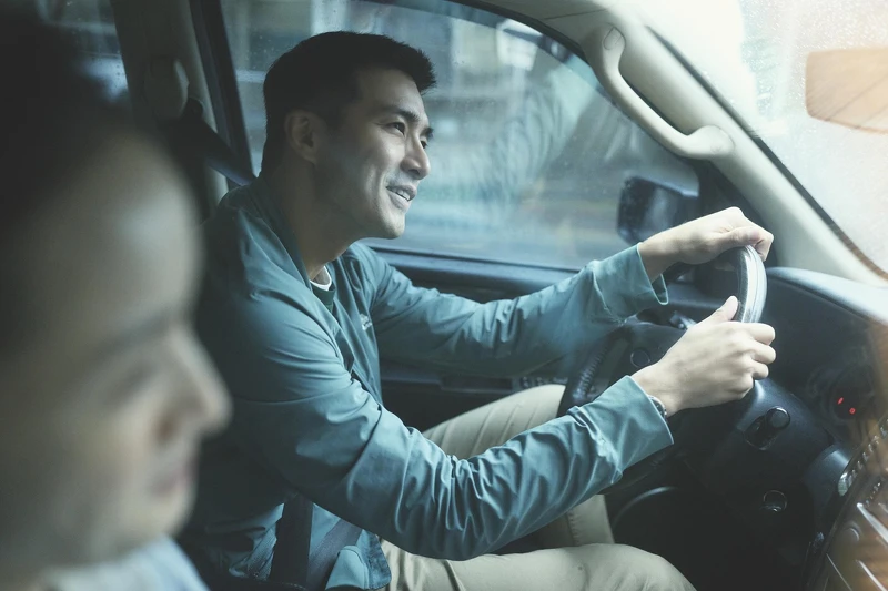 賀軍翔為《不夠善良的我們》白頭敬業表示心甘情願「被設計」 賀軍翔為《不夠善良的我們》白頭敬業表示心甘情願「被設計」