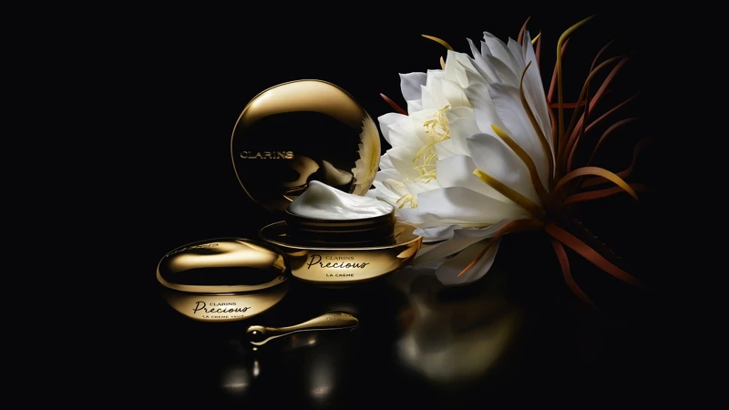 克蘭詩至臻凝時系列月神霜+月神眼霜。 克蘭詩至臻凝時系列月神霜+月神眼霜。