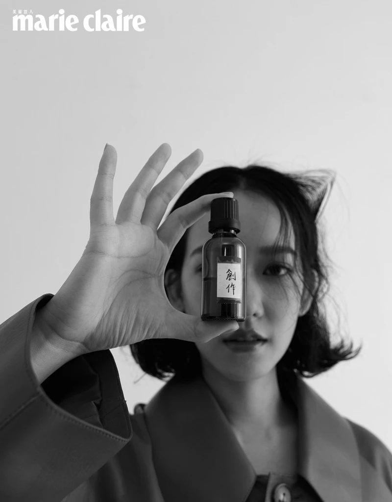 紅色皮革風衣,by Tod’s。 紅色皮革風衣,by Tod’s。