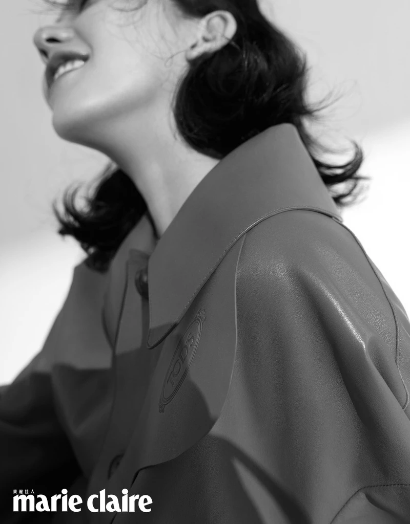 紅色皮革風衣,by Tod’s。 紅色皮革風衣,by Tod’s。