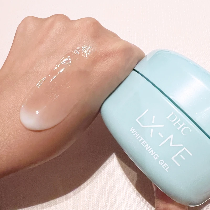 DHC美肌亮白健康凝霜質地。 DHC美肌亮白健康凝霜質地。