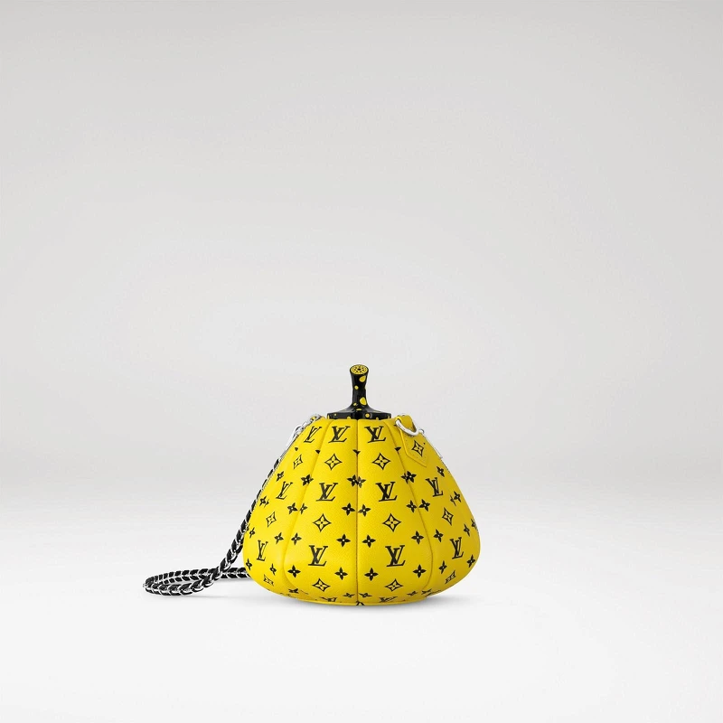 Louis Vuitton x Yayoi Kusama 南瓜側背包，價格店洽。