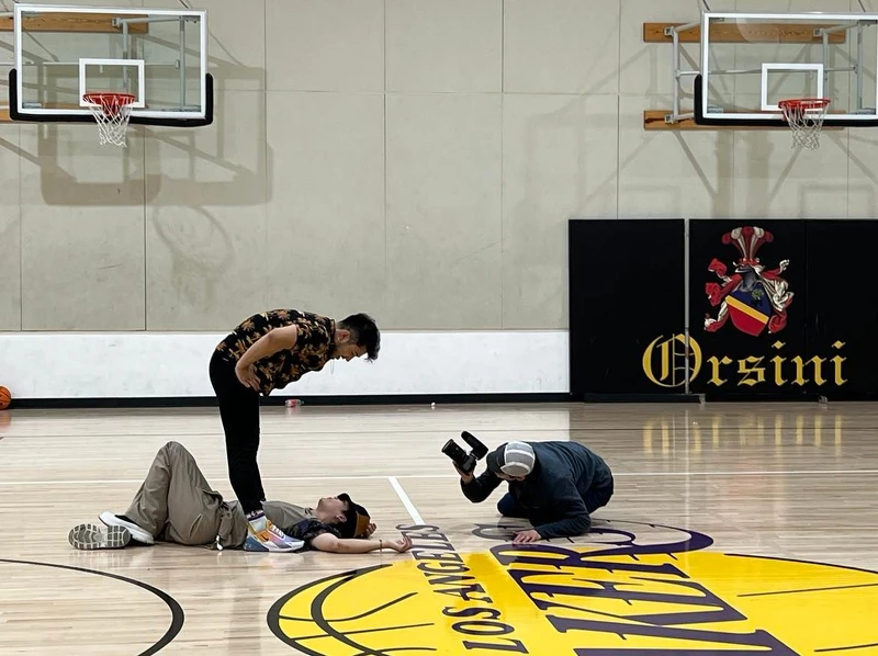 黃浩庭在巡演時利用空檔拍攝MV