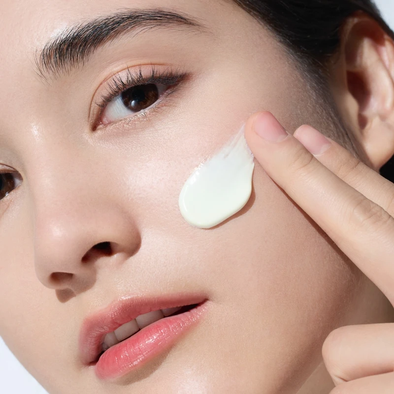 ARTISTRY雅芝多重防護UV防曬乳SPF50+/PA++++質地示意。 ARTISTRY雅芝多重防護UV防曬乳SPF50+/PA++++質地示意。