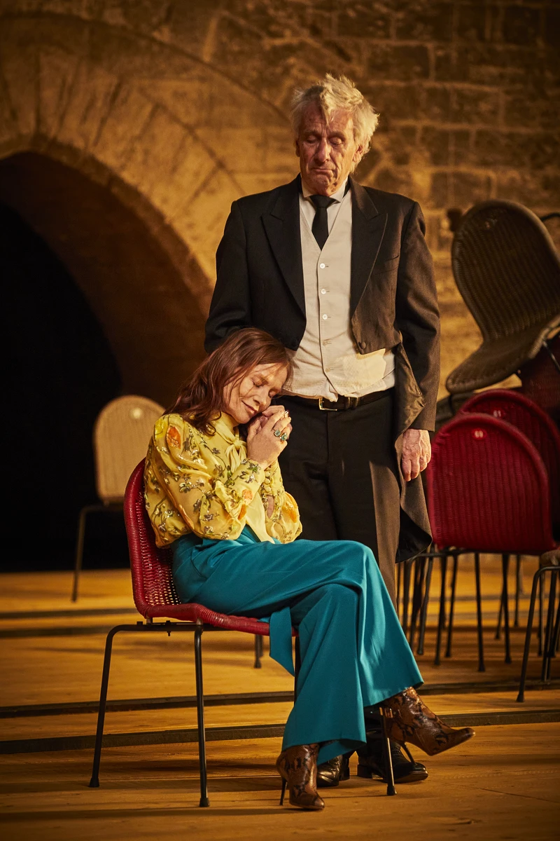 2021《櫻桃園》演出劇照©Christophe Raynaud de Lage／Festival d’Avignon