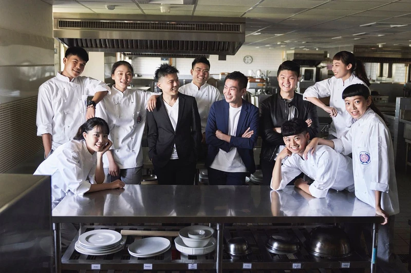 沉潛期間受邀至台中弘光科大擔任特別講師。 沉潛期間受邀至台中弘光科大擔任特別講師。