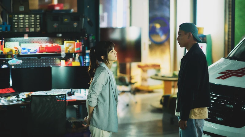 瘦子第一次挑樑演出電影《速命道》男主角，除飆車動作戲，還要跟Ella大談姐弟戀