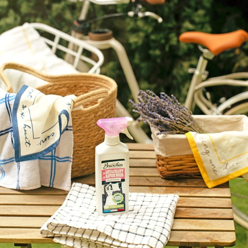 Jacques Briochin藍牌碧歐馨薰衣草黑皂衣物萬用去漬劑500ml,NT380 Jacques Briochin藍牌碧歐馨薰衣草黑皂衣物萬用去漬劑500ml,NT380