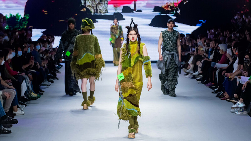 輔仁大學以「INFINITY・50」為主題,象徵啟始與新生。 輔仁大學以「INFINITY・50」為主題,象徵啟始與新生。