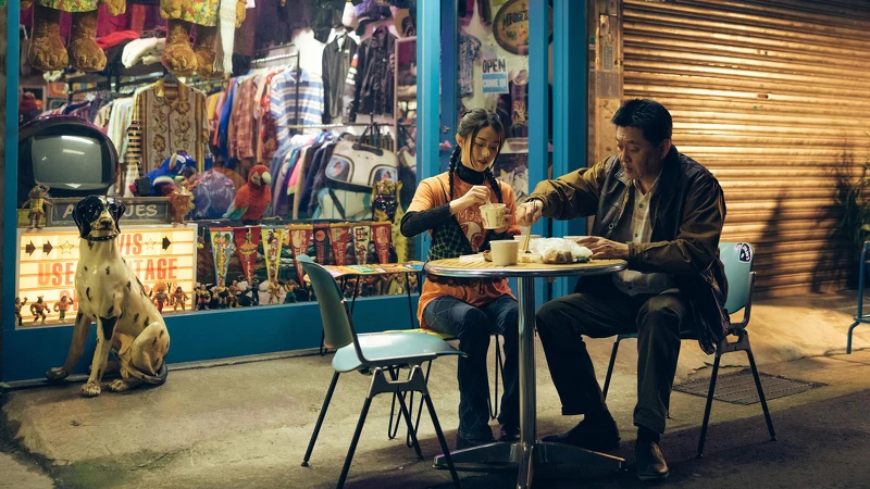 庹宗華(右)在《模仿犯》中與邱偲琹(左),有動人的親情橋段 庹宗華(右)在《模仿犯》中與邱偲琹(左),有動人的親情橋段