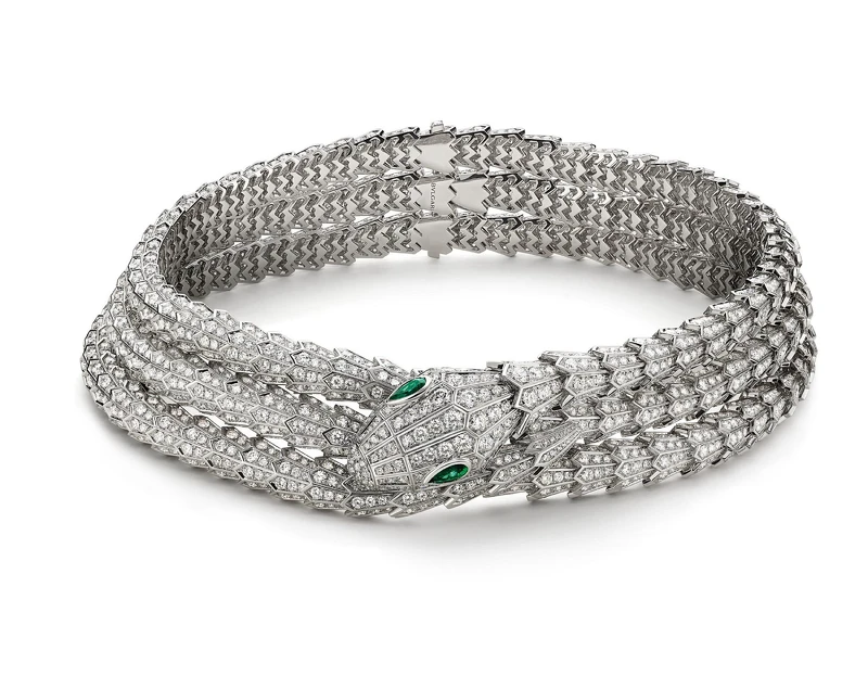 BVLGARI SERPENTI 系列頂級祖母綠與鑽石項鍊 BVLGARI SERPENTI 系列頂級祖母綠與鑽石項鍊