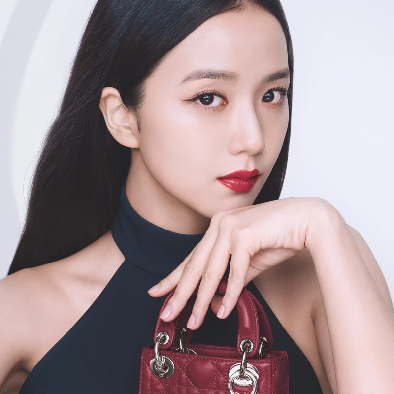 DIOR迪奧癮誘唇膏全球彩妝大使Jisoo金智秀形象廣告。