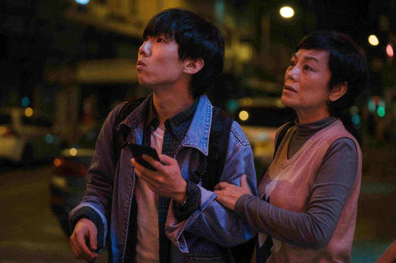 張艾嘉周漢寧沿街尋訪霓虹燈招牌 張艾嘉周漢寧沿街尋訪霓虹燈招牌