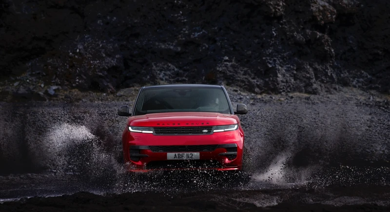 第三代 New Range Rover Sport 帶來世上最強悍的核心性能。
