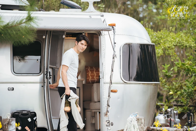 鳳小岳想挑戰斷水斷電露營生活