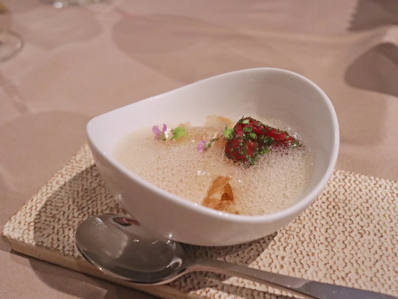 「紅烏龍梅酒冰沙」。 「紅烏龍梅酒冰沙」。