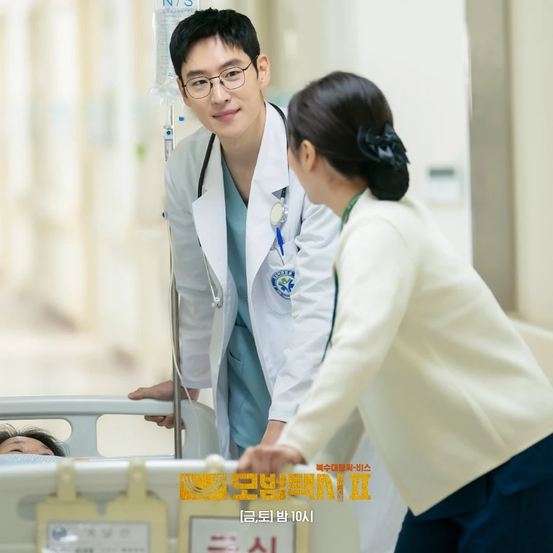 《模範計程車2》金道奇喬裝外科醫生調查斂財醫院 《模範計程車2》金道奇喬裝外科醫生調查斂財醫院