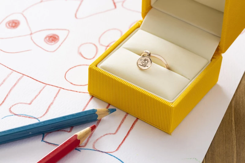 站在雲端的的守護小神獸，是樂樂的化身，讓他能察覺所有危險，在第一時間保護媽媽。