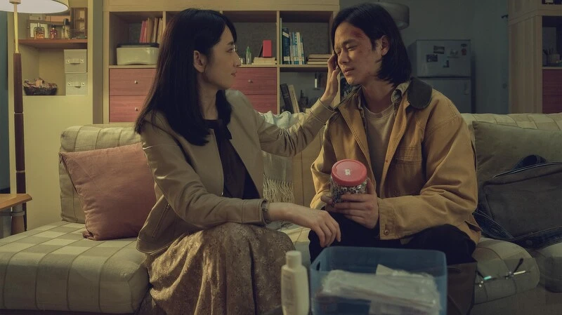 《模仿犯》胡允真在胞弟死後,成為殺人犯家屬受到輿論撻伐 《模仿犯》胡允真在胞弟死後,成為殺人犯家屬受到輿論撻伐