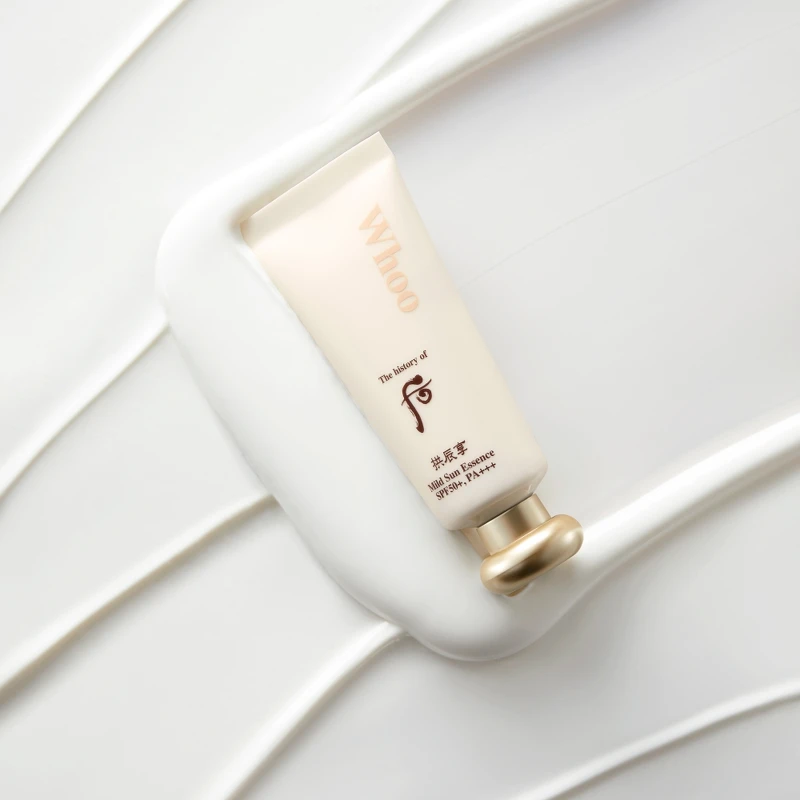 后拱辰享輕盈修護防曬凝乳SPF50+/PA++++60ml,NT1,480 后拱辰享輕盈修護防曬凝乳SPF50+/PA++++60ml,NT1,480