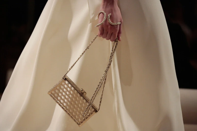 早春渡假系列手拿包 早春渡假系列手拿包