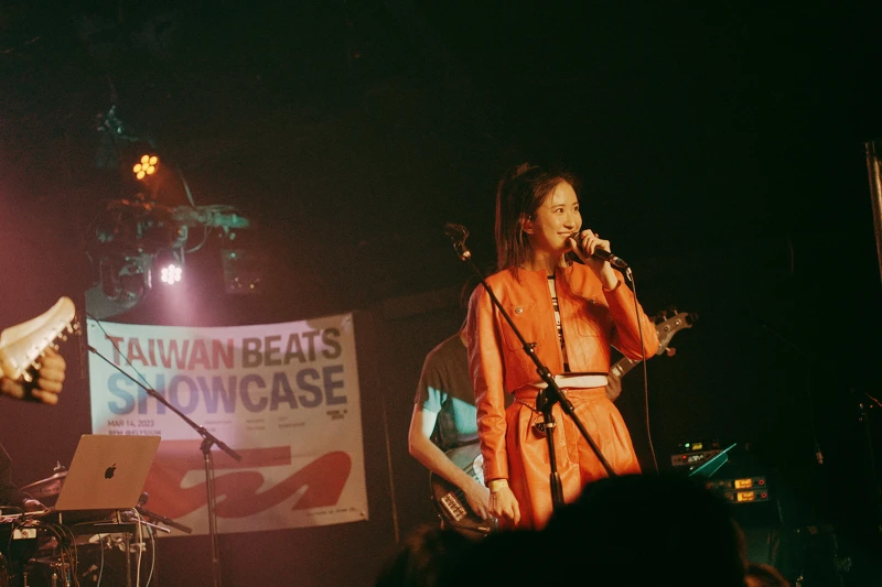 9m88帶來首張專輯《平庸之上》和新專輯《9m88 Radio》的歌曲