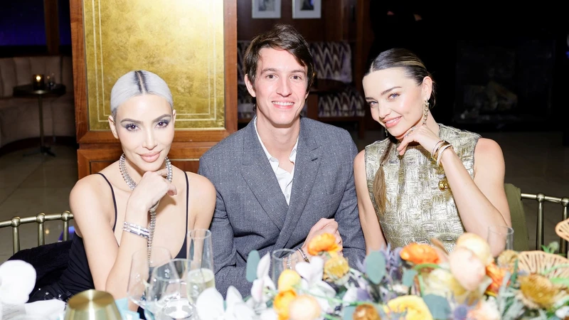 話題名媛金卡達珊(Kim Kardashian)與超級名模米蘭達可兒(Miranda Kerr)佩戴Tiffany Lock系列作品