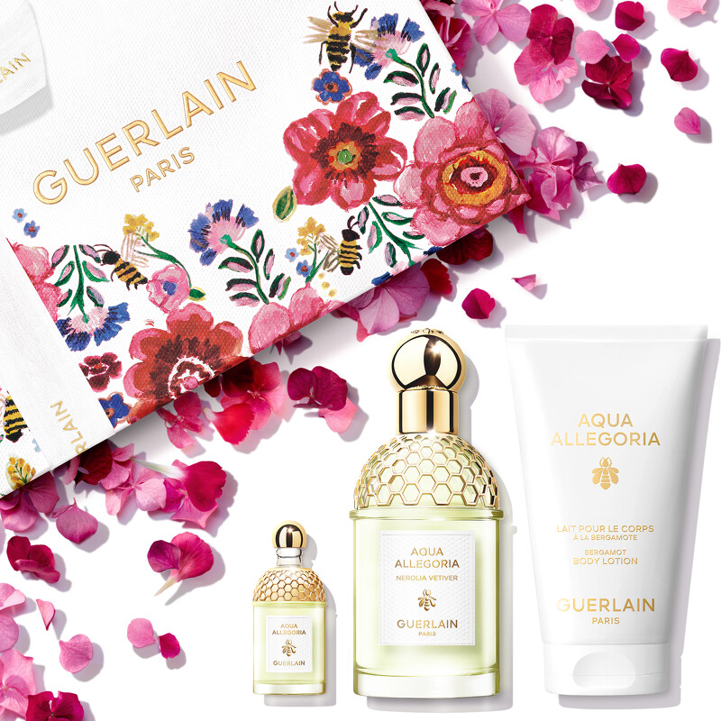 嬌蘭Guerlain花草水語琢白岩蘭淡香水禮盒,內含:花草水語琢白岩蘭橙花淡香水 75ml、花草水語琢白岩蘭橙花淡香水 7.5ml、花草水語香氛身體乳 75ml,售價$4,200(價值$ 5,578)。 嬌蘭Guerlain花草水語琢白岩蘭淡香水禮盒,內含:花草水語琢白岩蘭橙花淡香水 75ml、花草水語琢白岩蘭橙花淡香水 7.5ml、花草水語香氛身體乳 75ml,售價$4,200(價值$ 5,578)。