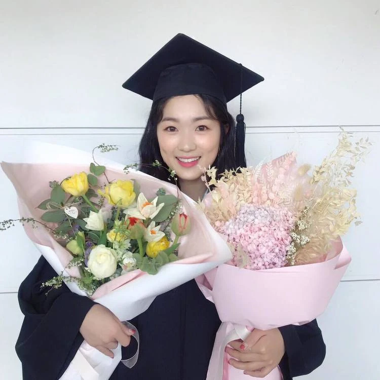 金惠奫大學畢業照 金惠奫大學畢業照
