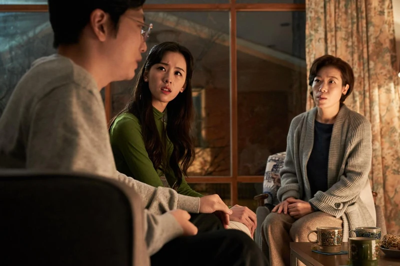 廉惠蘭在《今天決定我愛你》飾演男主角的姊姊，依然熟齡角色