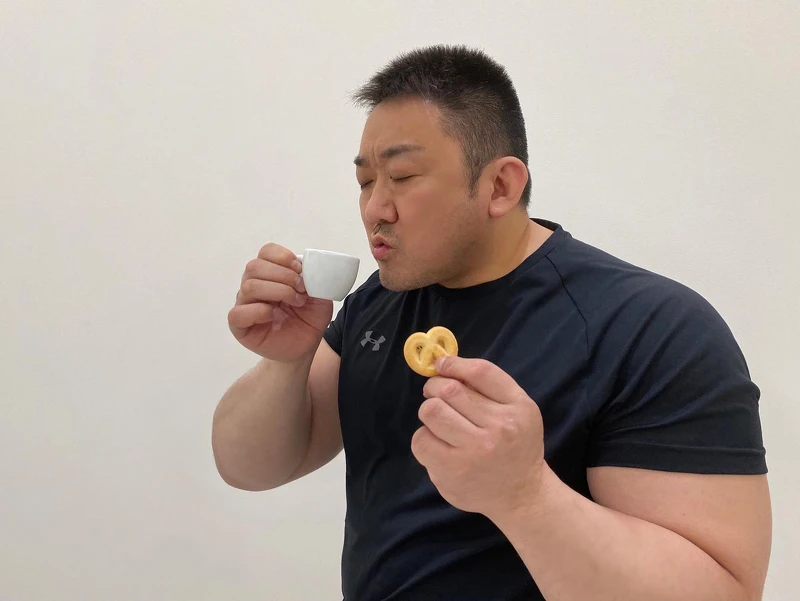 馬東石一舉一動都很反差萌,曾說自己是小孩口味超喜歡甜食 馬東石一舉一動都很反差萌,曾說自己是小孩口味超喜歡甜食