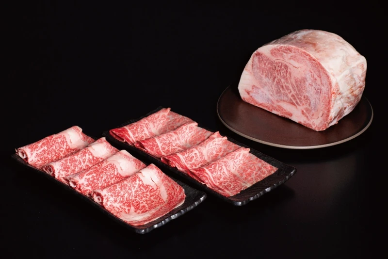 套餐提供三種精選肉品。