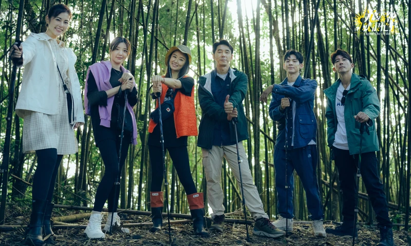 左起：任容萱、郭雪芙、林心如、李李仁、林柏宏、修杰楷，挑戰節目組任務。