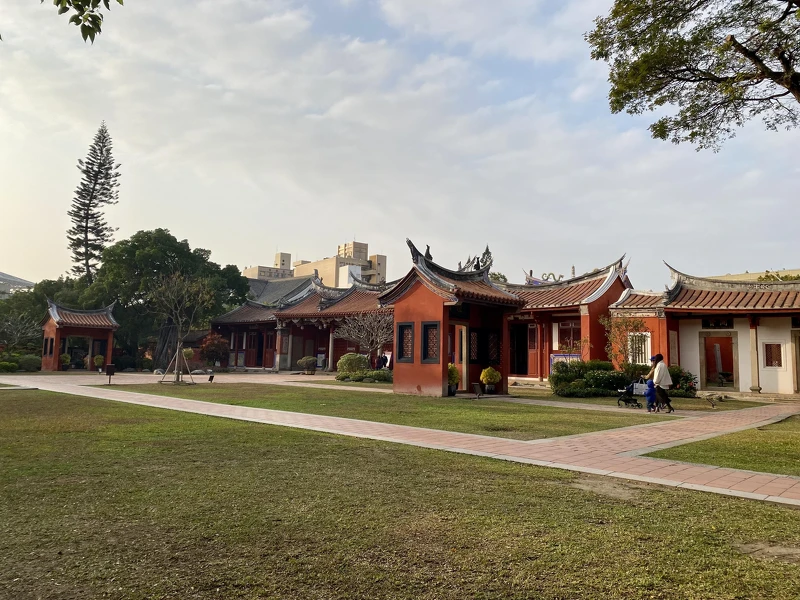 台南孔廟(左圖) 台南孔廟(左圖)