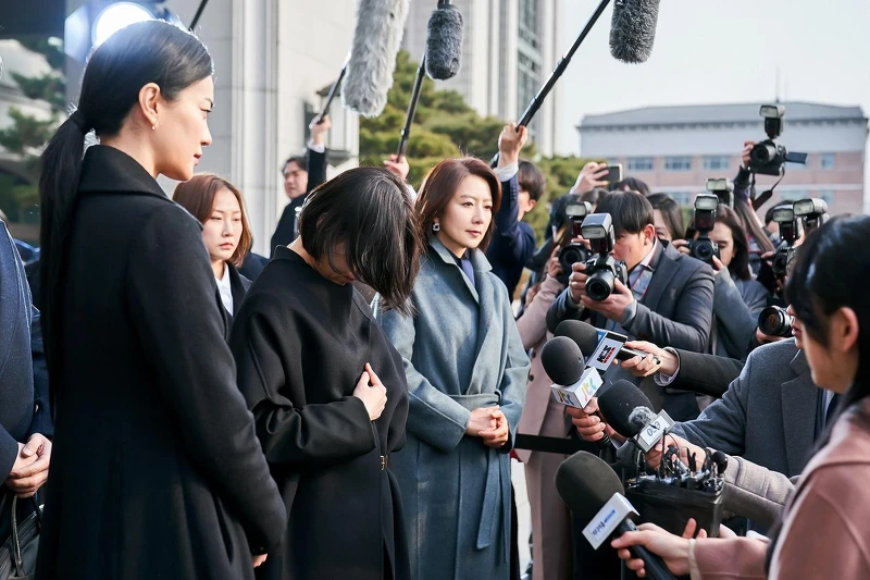 《造后者》黃導譆帶著殷彩領公開向社會大眾致歉 《造后者》黃導譆帶著殷彩領公開向社會大眾致歉