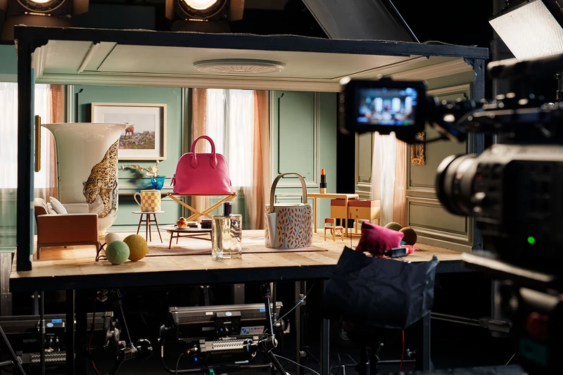 透過攝影機同步投影完成似電影般的畫面質地。 透過攝影機同步投影完成似電影般的畫面質地。