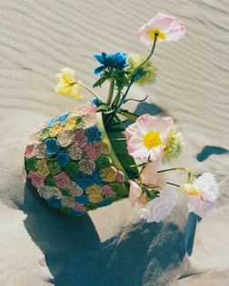 Delvaux Pin Mini Bucket Pompons,價格店洽。 Delvaux Pin Mini Bucket Pompons,價格店洽。